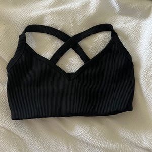 Black sports bra size small